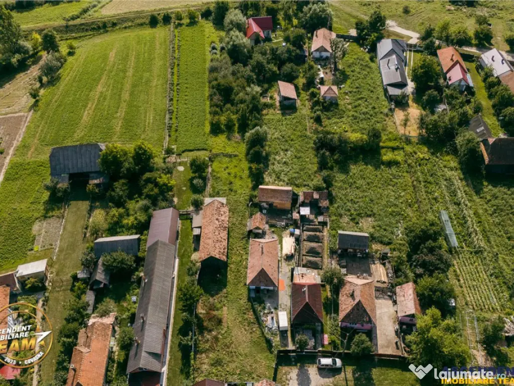 FILM! 2.000 mp teren intravilan, cu utilitati, apreciabil ar