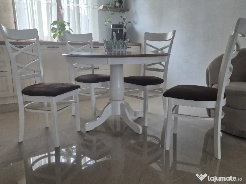 Masa rotunda cu 4 scaune Evelin pt.Living/Bucatarie lemn 