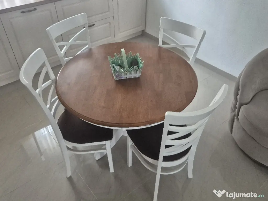 Masa rotunda cu 4 scaune Evelin pt.Living/Bucatarie lemn 