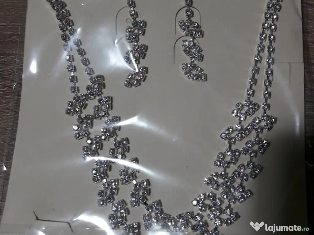 Set colier si cercei produs nou 