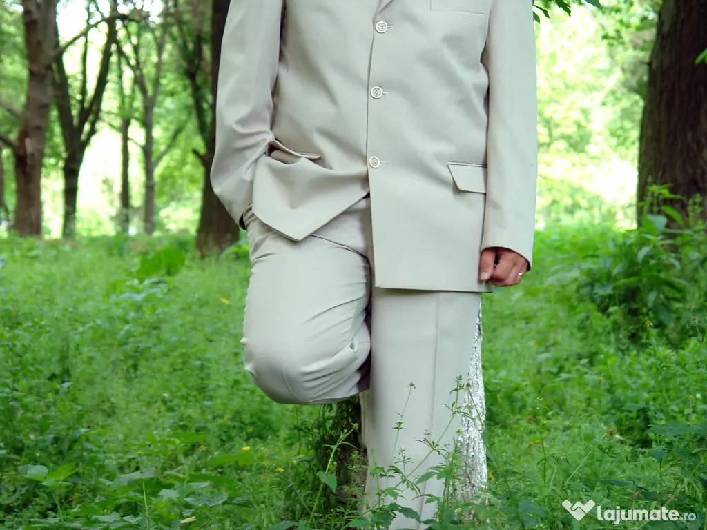 Costum crem barbati 
