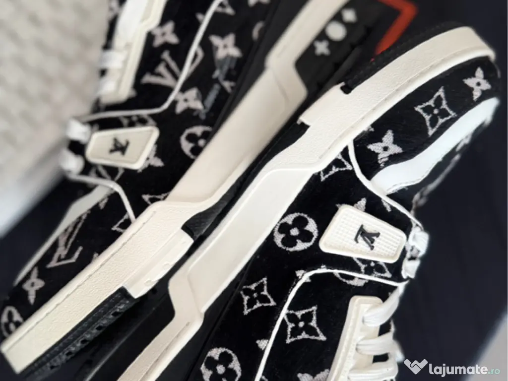 Adidasi Louis Vuitton Trainers 