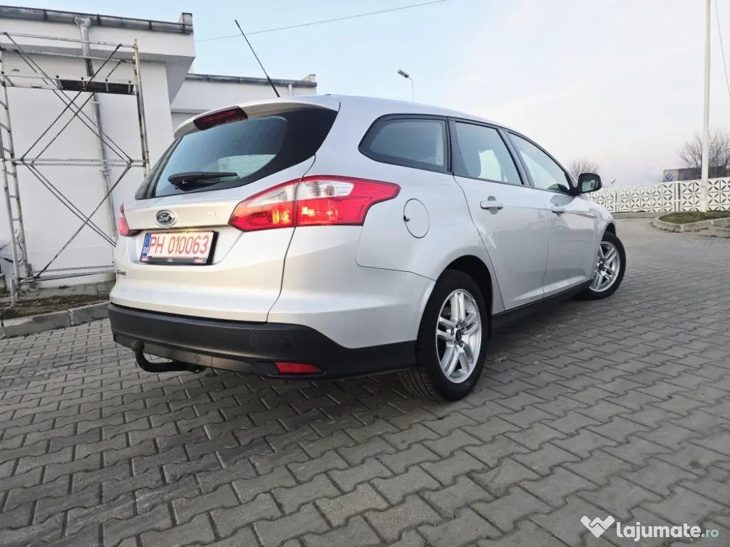 vând Ford Focus MK 3 