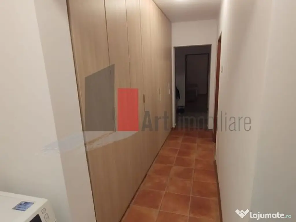 Prima închiriere apartament decomandat 3 camere - Bd. La... 