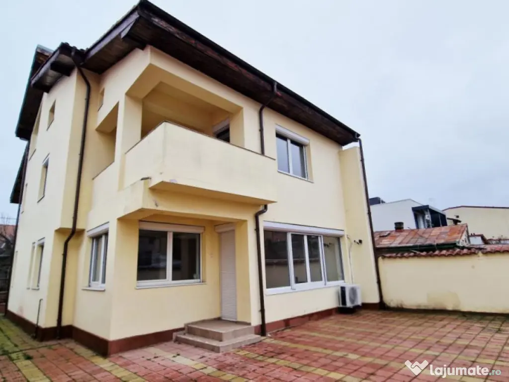 Vilă P+1+Pod, 320 mp, Teren 544 mp, Bucurestii Noi-Damaroai 