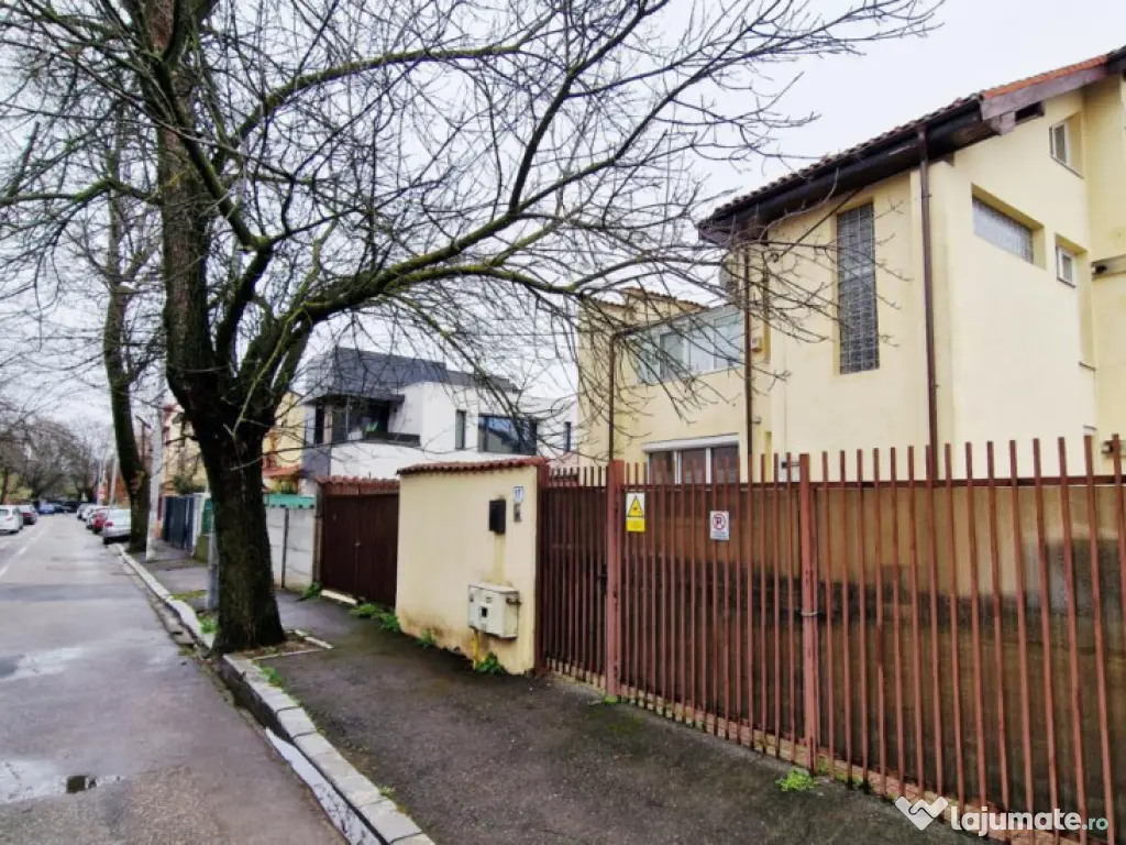 Vilă P+1+Pod, 320 mp, Teren 544 mp, Bucurestii Noi-Damaroai 