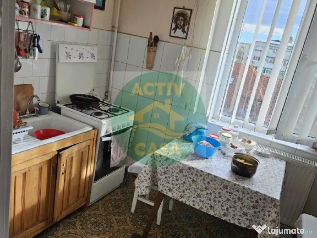 Apartament 3 camere, zona Casa de Cultura 