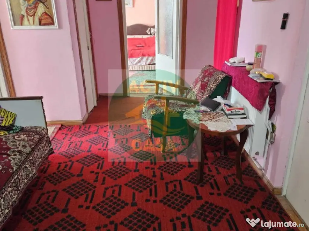 Apartament 3 camere, zona Casa de Cultura 