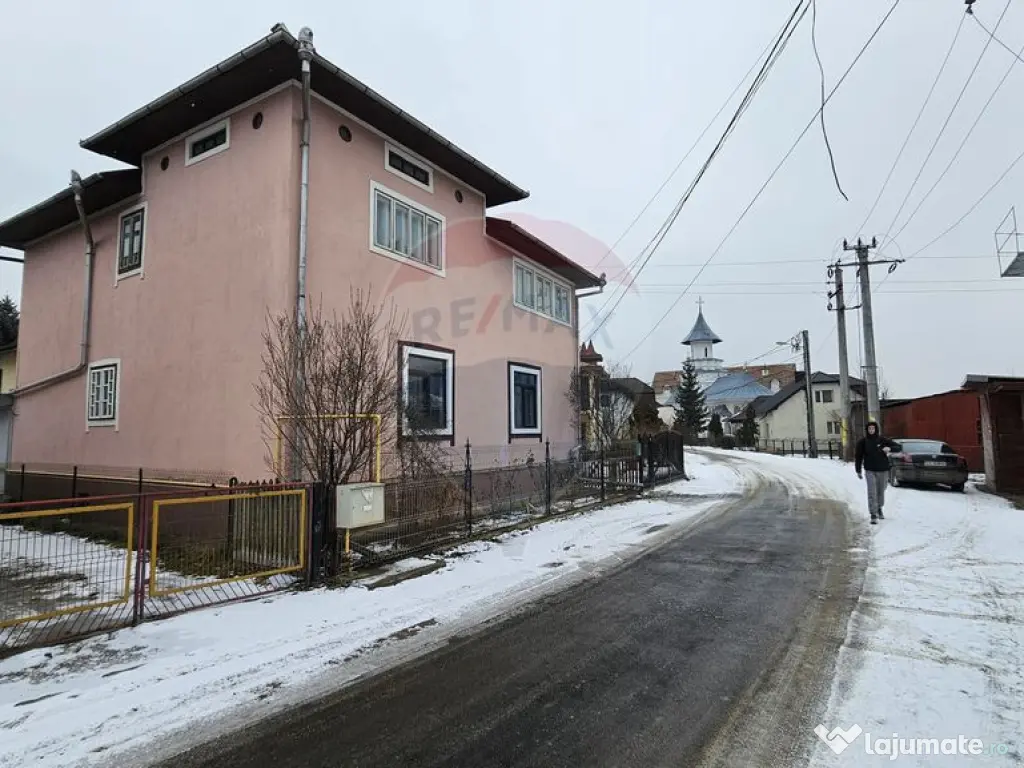 Casă / Vilă de vânzare în Campulung Moldovenesc, Suceava 