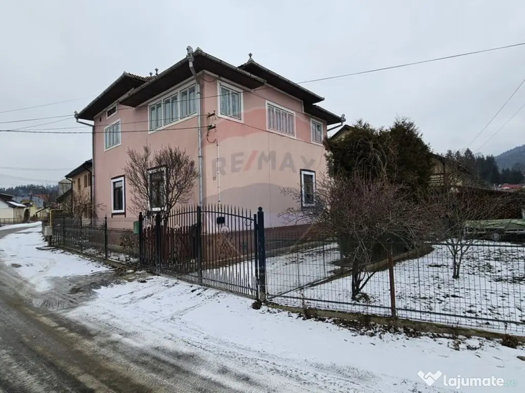 Casă / Vilă de vânzare în Campulung Moldovenesc, Suceava 