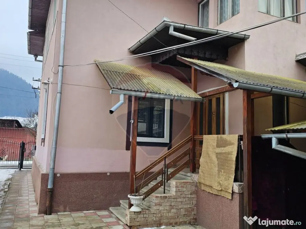 Casă / Vilă de vânzare în Campulung Moldovenesc, Suceava 