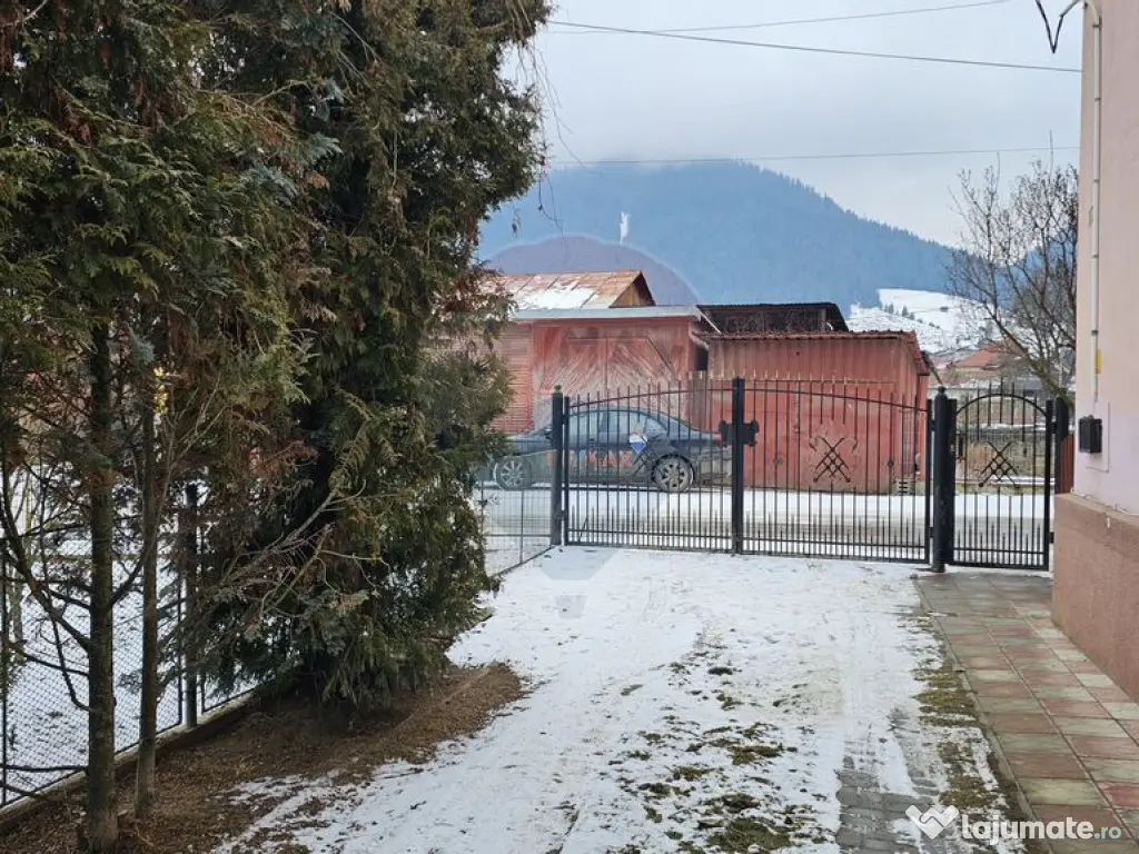 Casă / Vilă de vânzare în Campulung Moldovenesc, Suceava 