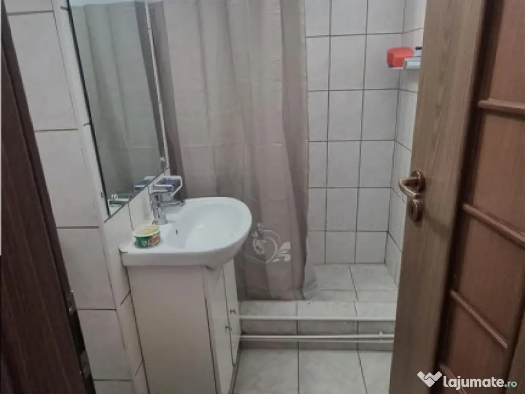 Apartament de trei camere , zona ITC 