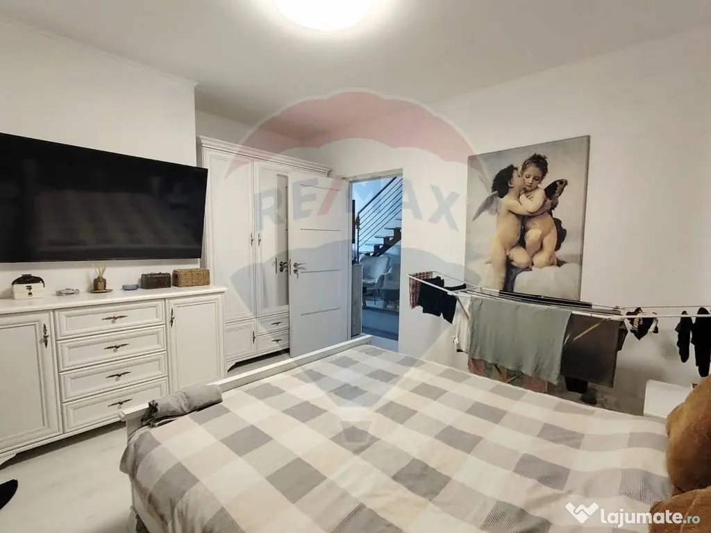 Apartament 3 camere, doua niveluri, compartimentare unica...