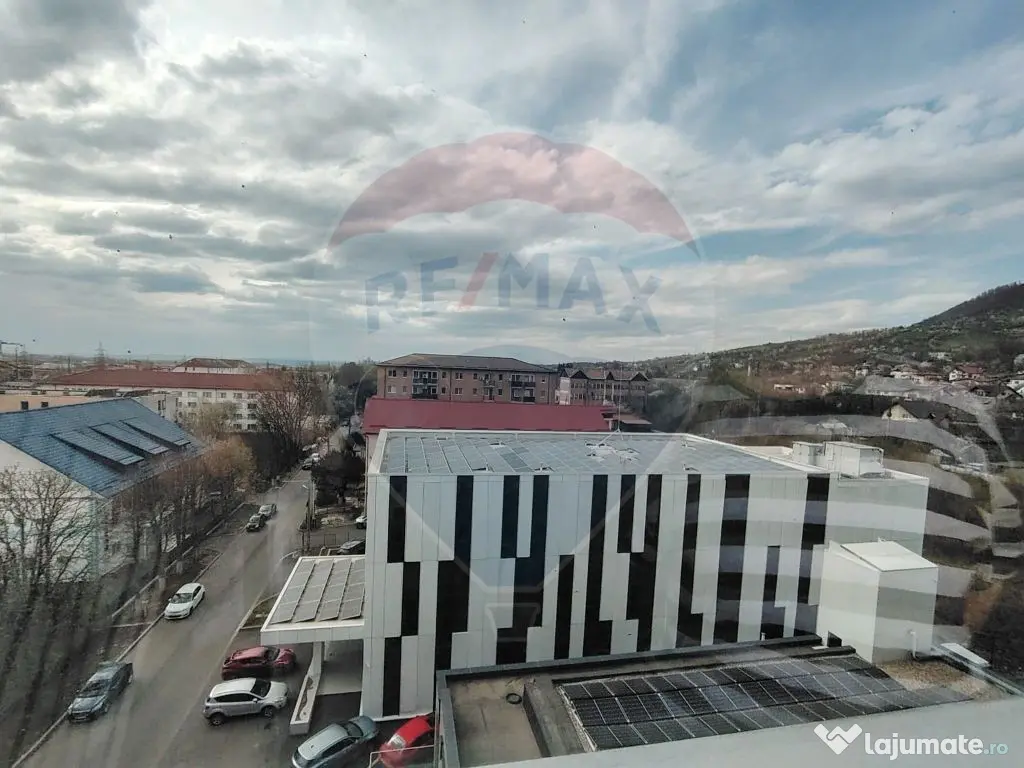 Apartament 3 camere, doua niveluri, compartimentare unica...