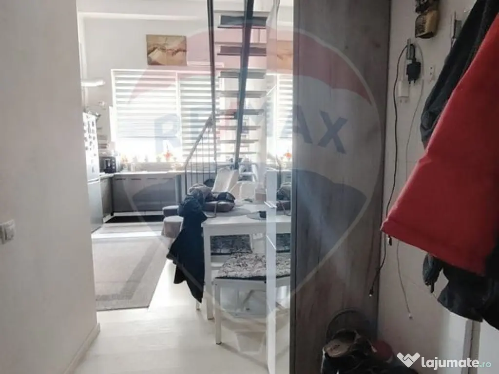 Apartament 3 camere, doua niveluri, compartimentare unica...