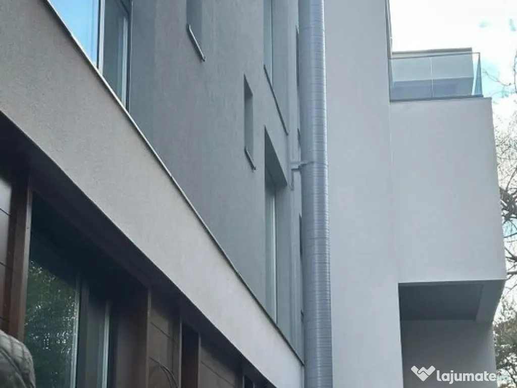 Zona Pipera 280 mp terasa 70 mp trafic intens 