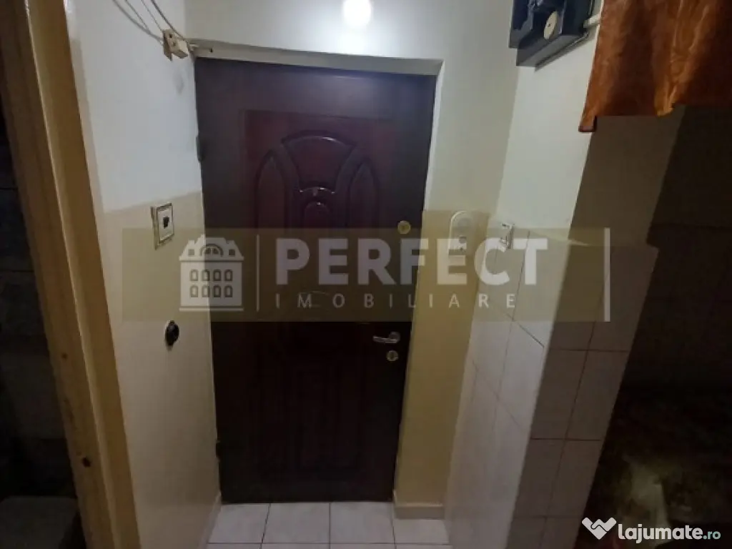 Ap.2 camere PARTER str.Bahluiului-Vest 54500 euro 