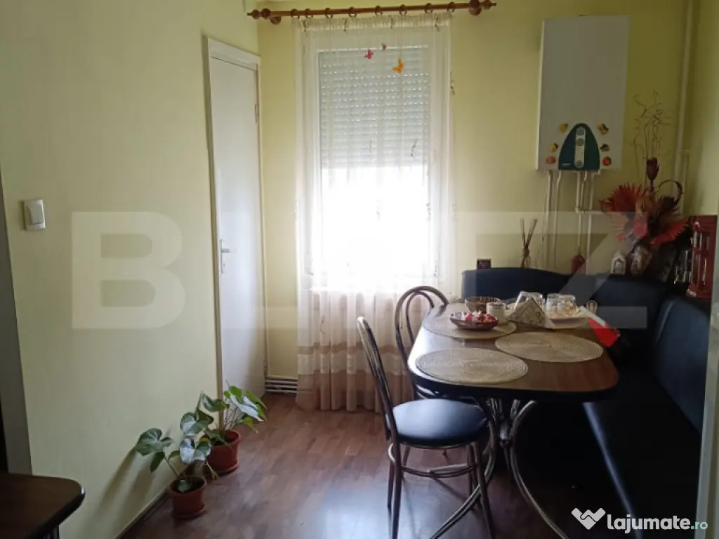 Apartament 2 camere | Etaj 3 | Reghin – Zonă Centrală 