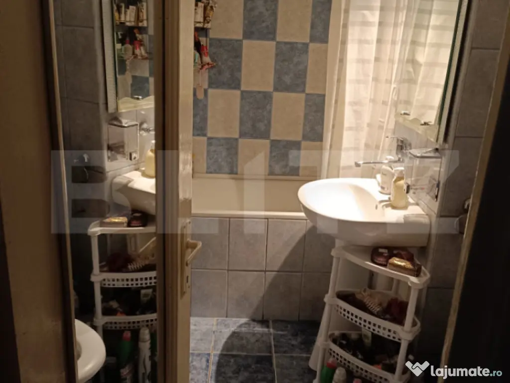 Apartament 2 camere | Etaj 3 | Reghin – Zonă Centrală 