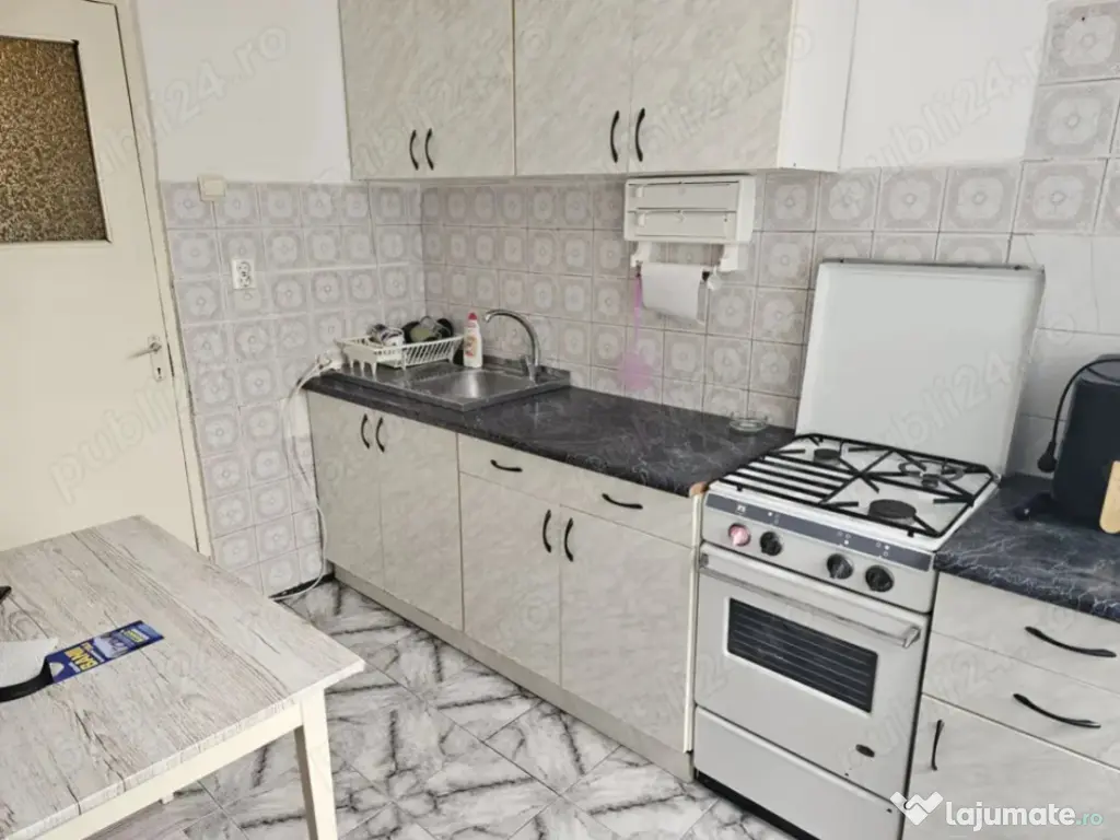 Apartament 3 camere, circular - zona Noua 