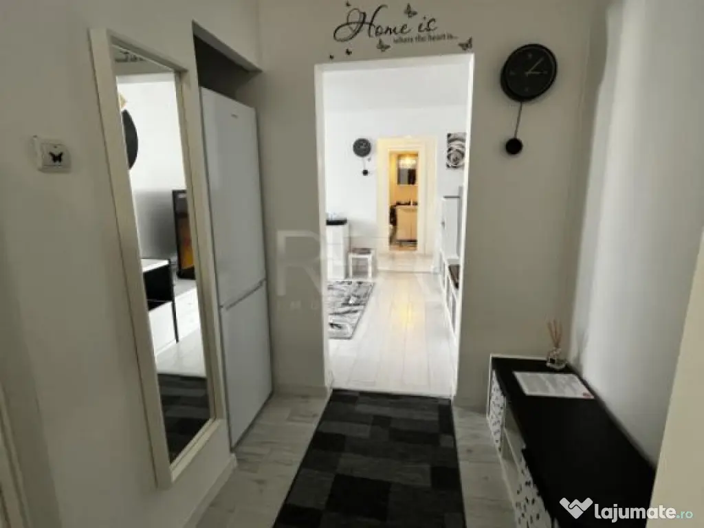 Apartament 3 camere 1 decembrie 1989 