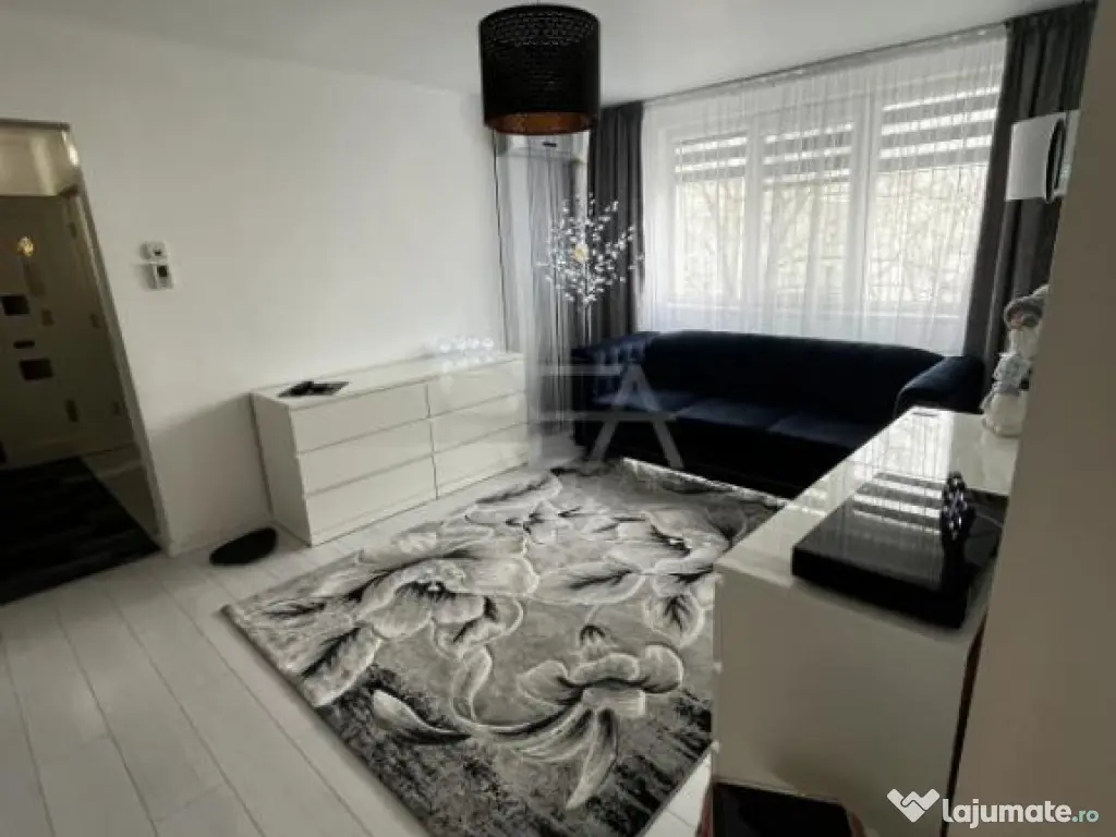 Apartament 3 camere 1 decembrie 1989 