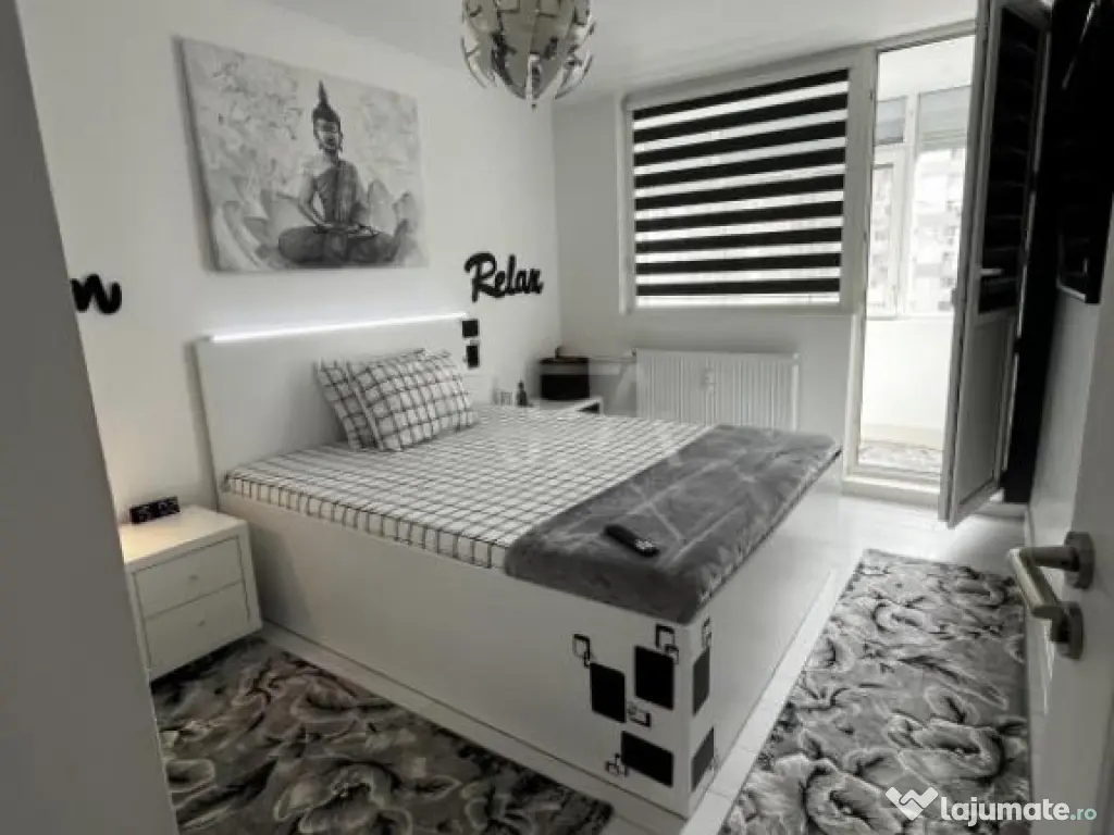 Apartament 3 camere 1 decembrie 1989 