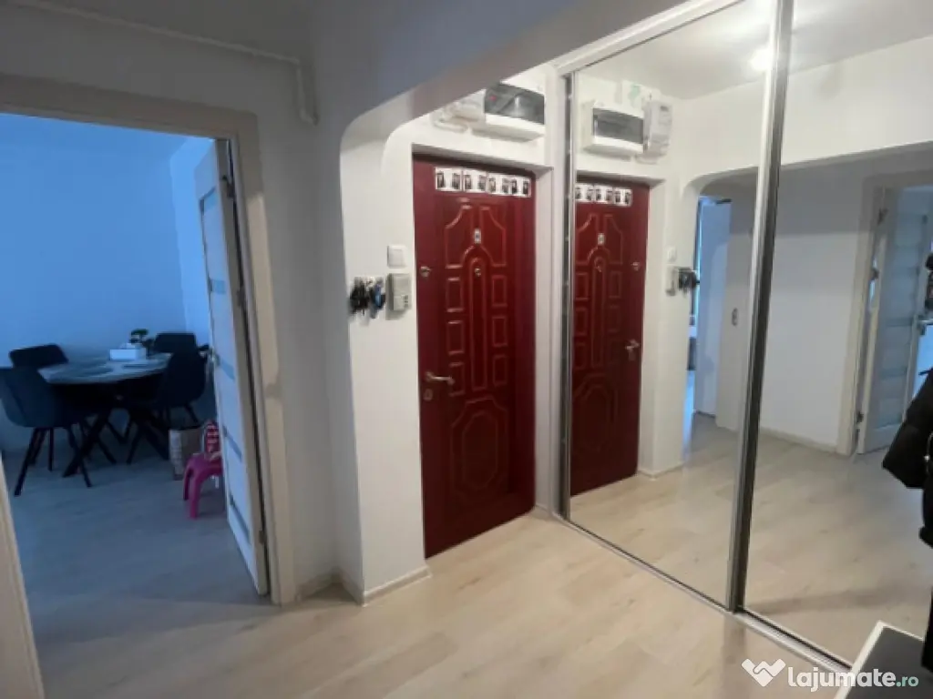 Apartament 3 camere, situat in zona Inel II