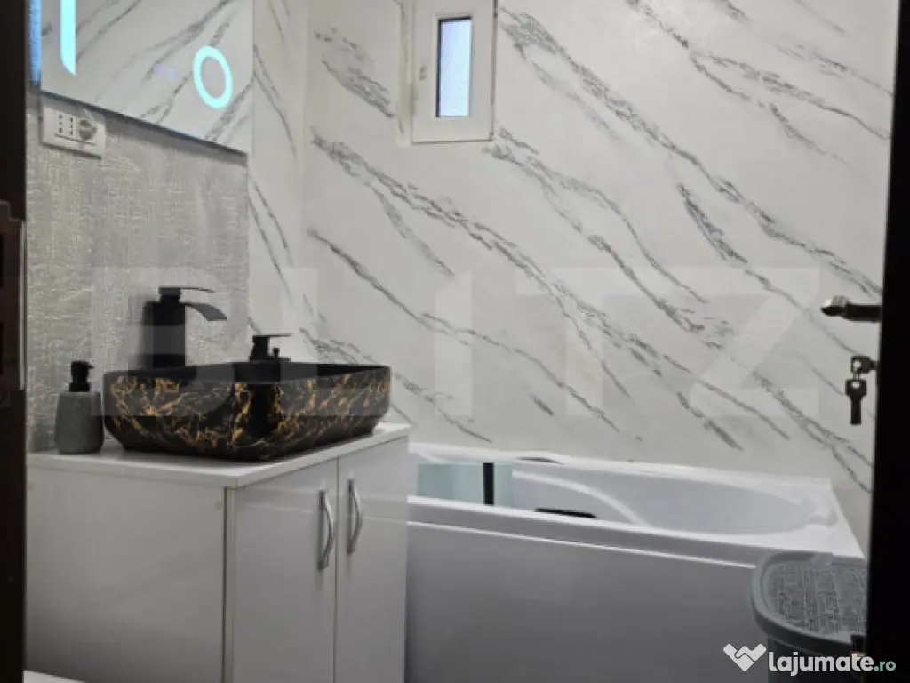 Apartament 2 camere semidecomandat, lux, zona 9 Mai 