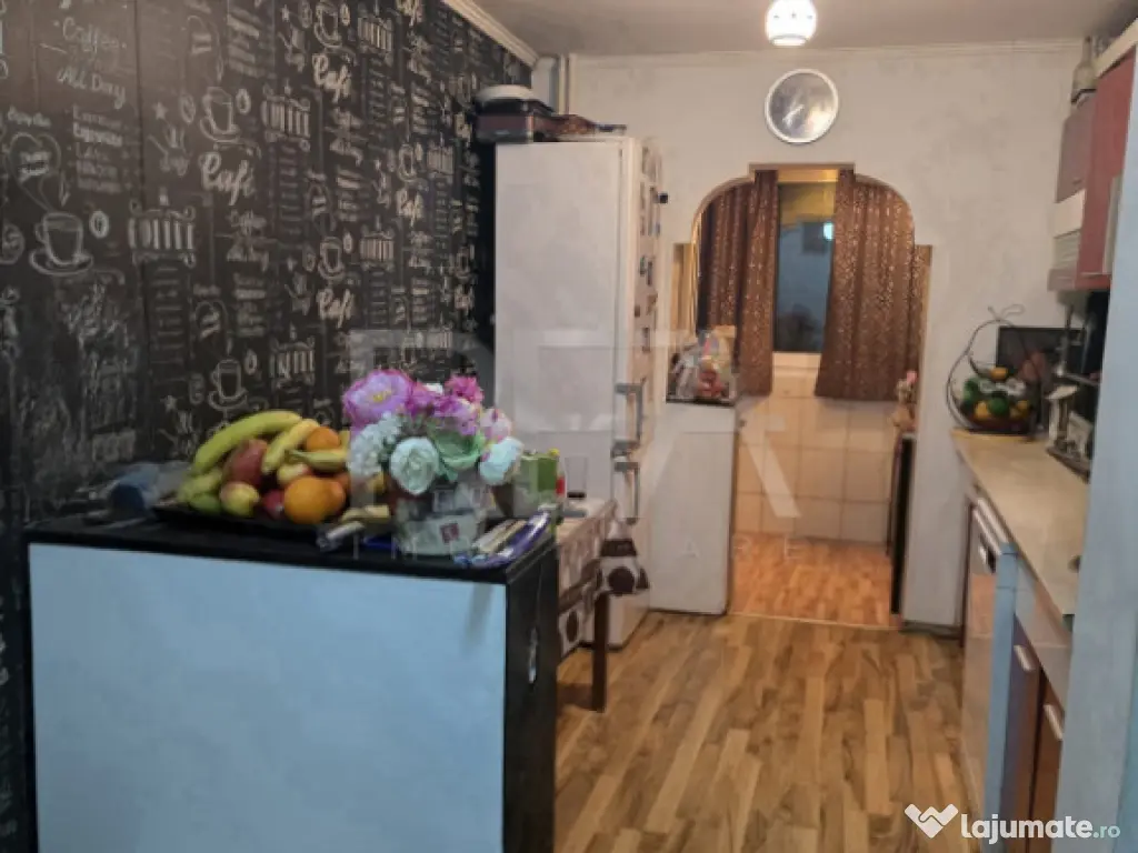 4 camere Dristor decomandat, an 1984, 82 mp 