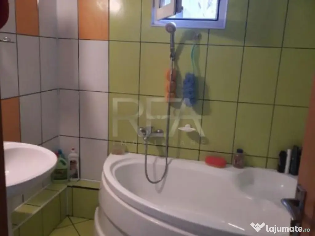 4 camere Dristor decomandat, an 1984, 82 mp 