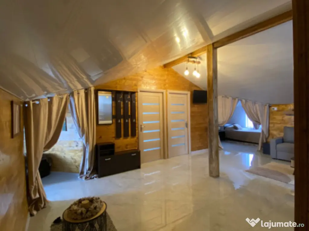 Apartament 4 camere decomandat 140mp, Mansarda, zona Consul 