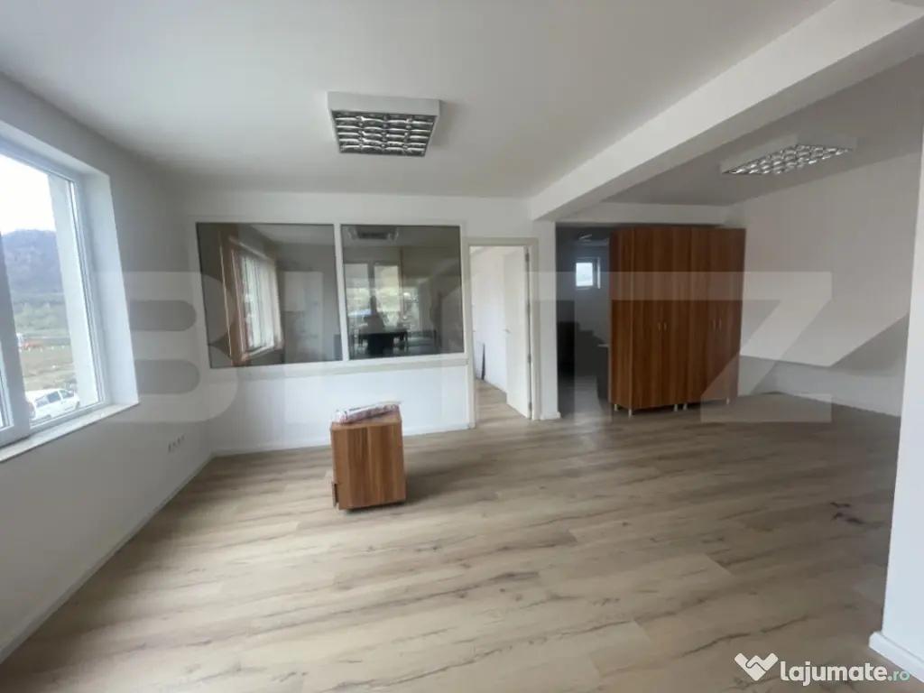 Spațiu birouri de închiriat – Năsăud, zonă cu vad bun 