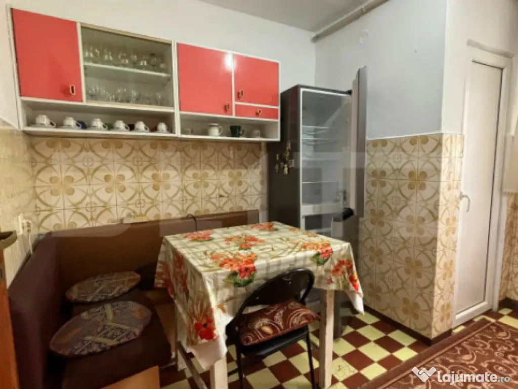 APARTAMENT CU 4 CAMERE ,LANGA MUZEU
