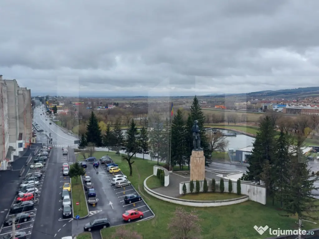 Inchiriere apartament 3 camere decomandate I Vedere superbă 