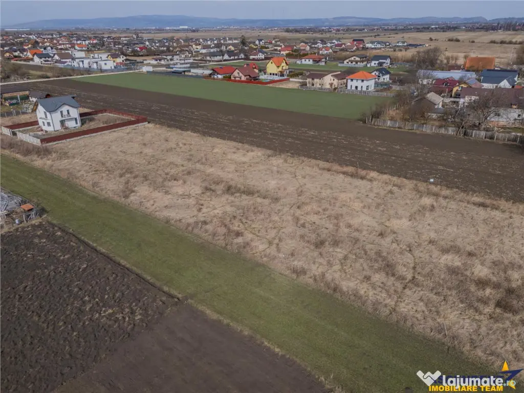 2.082 mp teren intravilan Stupini, zona de case,utilitati in