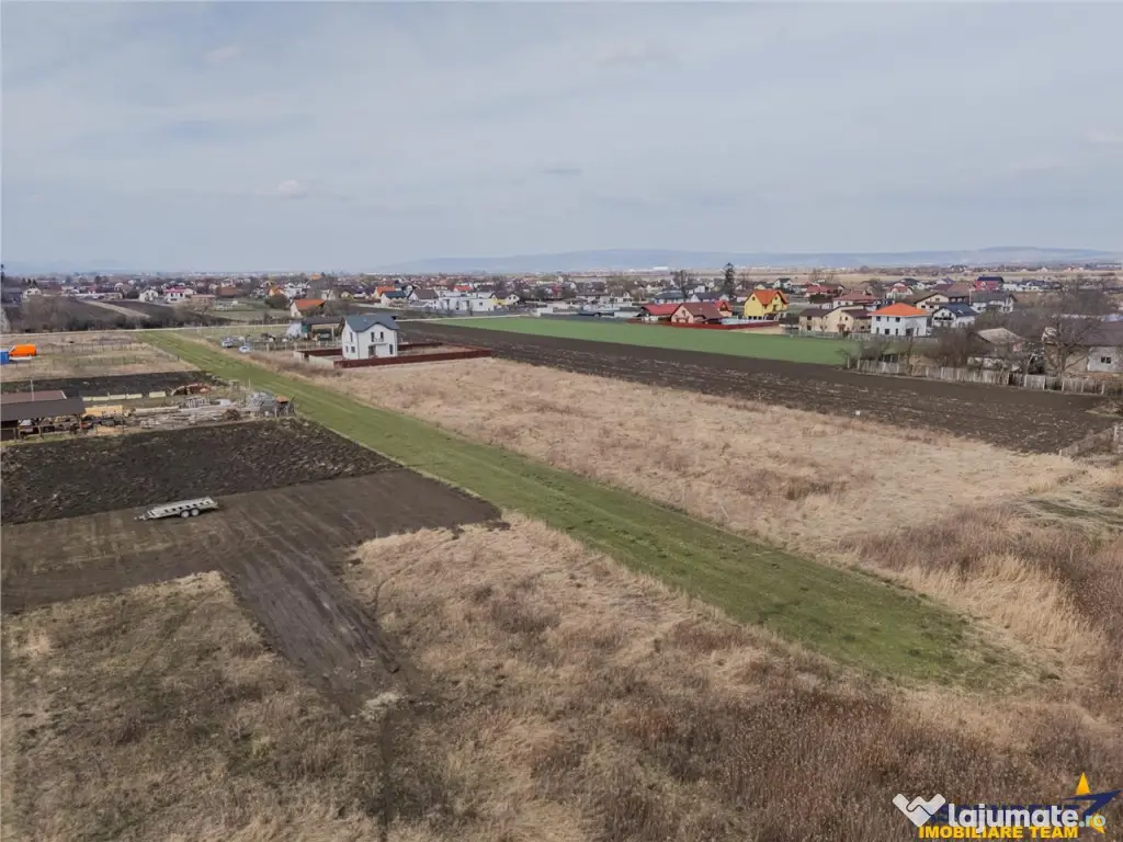 2.082 mp teren intravilan Stupini, zona de case,utilitati in