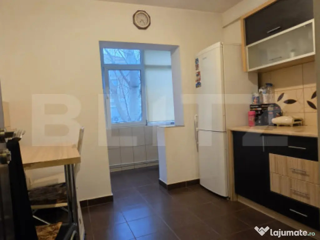 Apartament 3 camere, 65 mp, zona Soarelui 