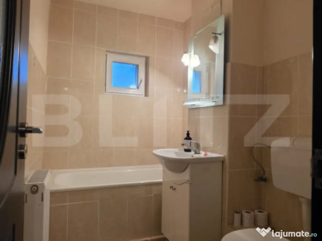 Apartament 3 camere, 65 mp, zona Soarelui 