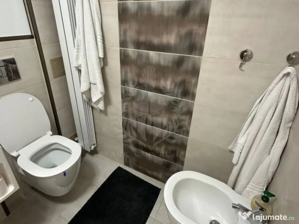 //4 CAMERE ULTRACENTRAL// 93 MP// 2 BALCOANE INCHISE//BOXA 