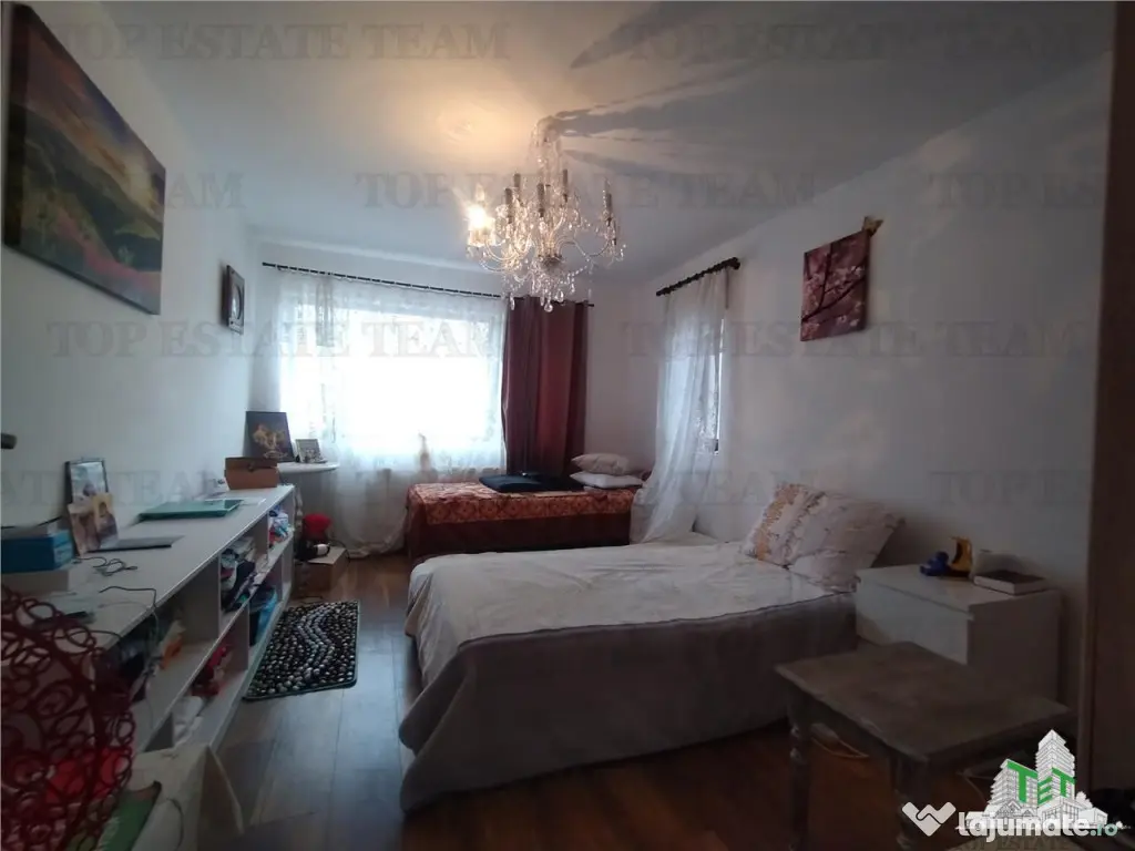 Casa spatioasa cu gradina, cartier Green City, comuna 1 Dece 