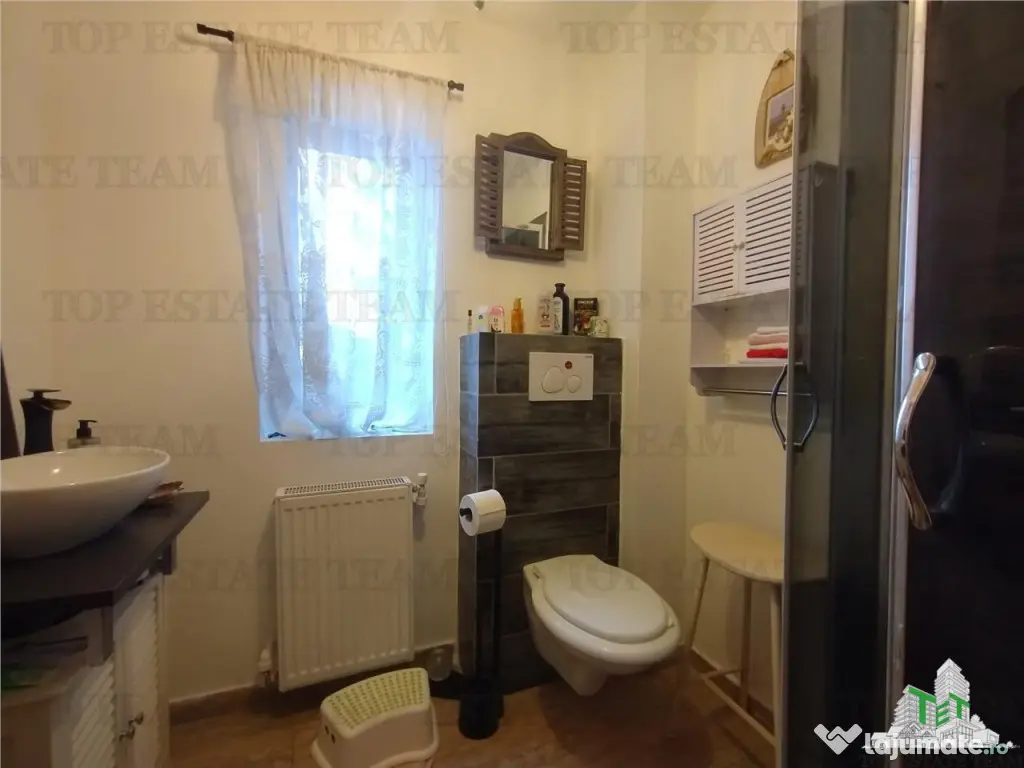 Casa spatioasa cu gradina, cartier Green City, comuna 1 Dece 