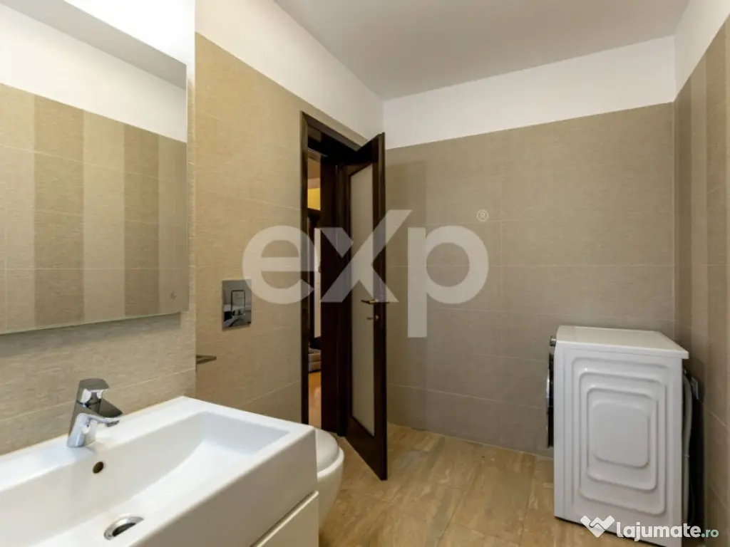 Casă/Vilă duplex cu 5 camere de vânzare, strada 9 Mai- zo 