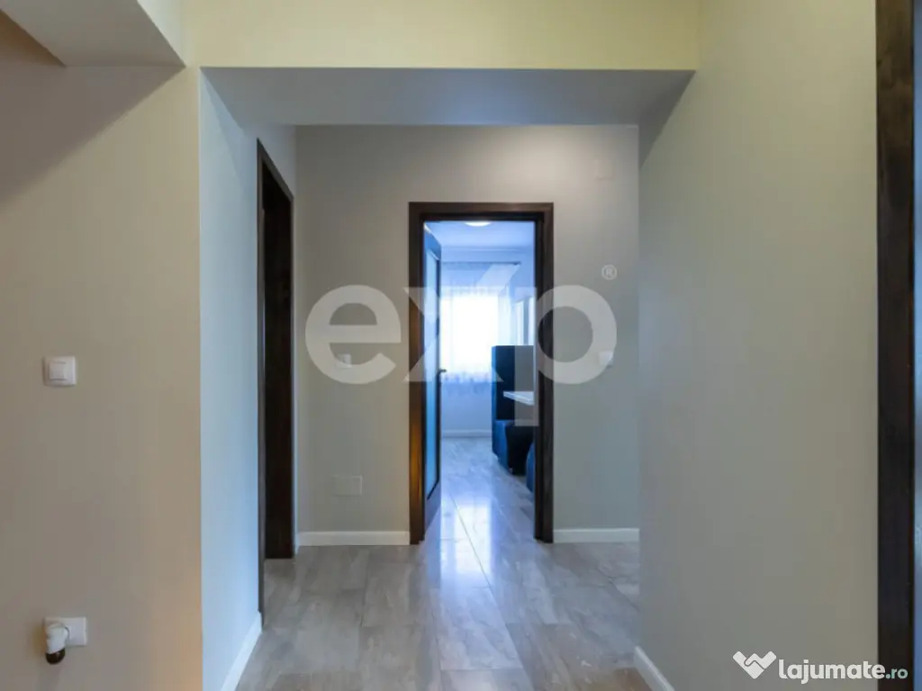 Casă/Vilă duplex cu 5 camere de vânzare, strada 9 Mai- zo 