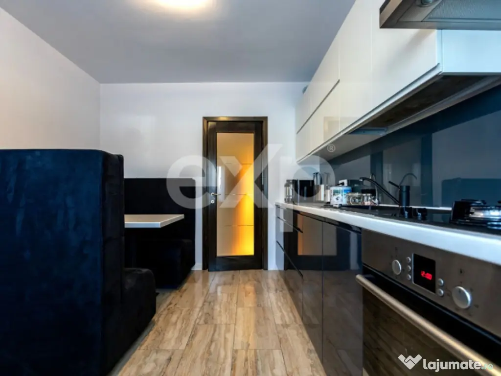 Casă/Vilă duplex cu 5 camere de vânzare, strada 9 Mai- zo 