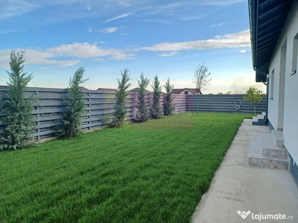 Casă 4 camere 162 mp, 115 utili, curte 505 mp, Săbăreni 