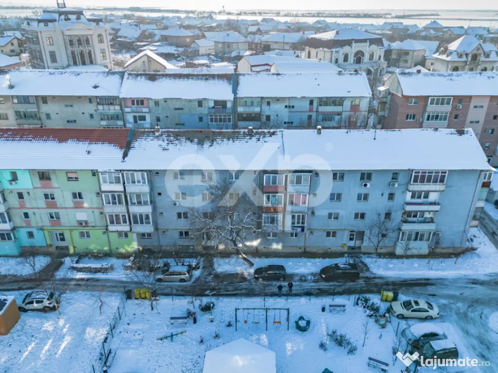 De vânzare apartament 3 camere decomandate, parter, stațiu 