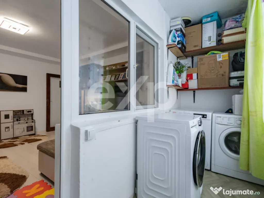 De vânzare apartament 3 camere decomandate, parter, stațiu 