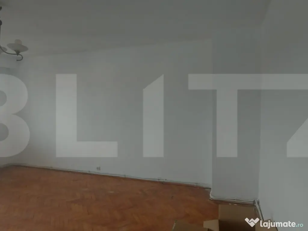 Apartament 2 camere cu 2 balcoane, priveliște superbă spre 